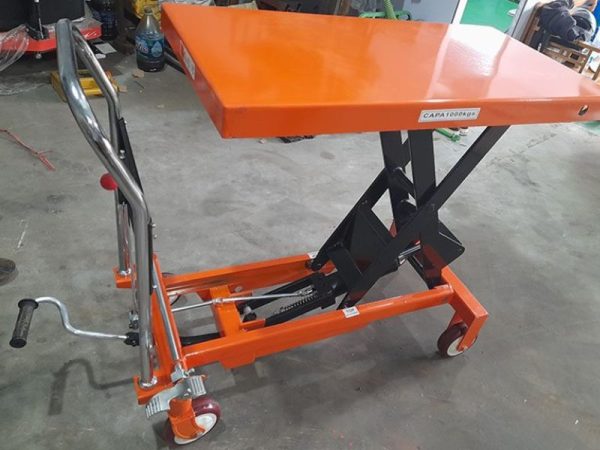 xe-nang-mat-ban-1000kg