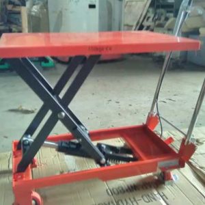 xe-nang-mat-ban-150kg