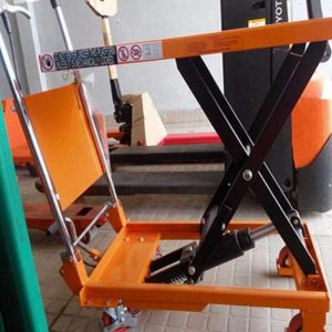 xe-nang-mat-ban-150kg