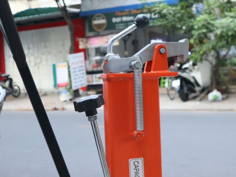 xe-nang-phuy-bang-tay-250kg (4)
