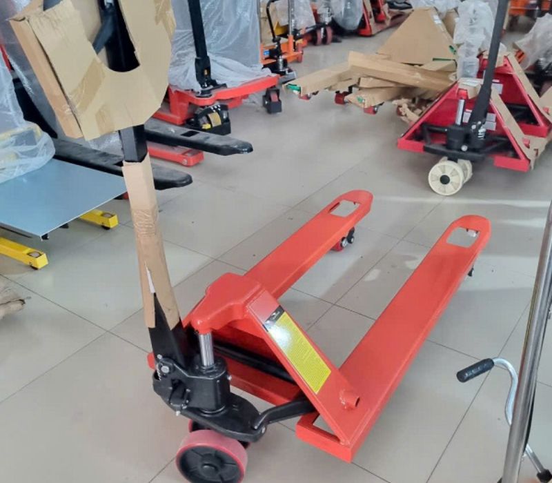 xe-nang-tay-thap-1000kg (1)