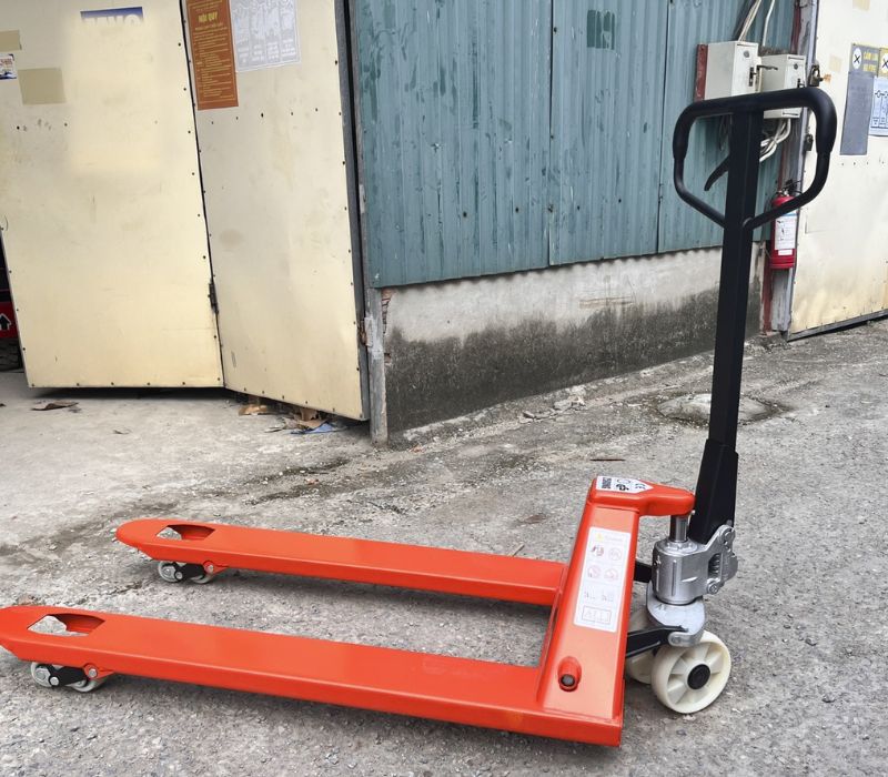 Xe nâng tay thấp 500kg TP.HCM chính hãng giá rẻ
