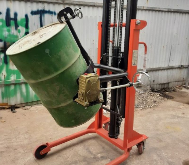 xe-nang-tay-thung-phuy-350kg (1)