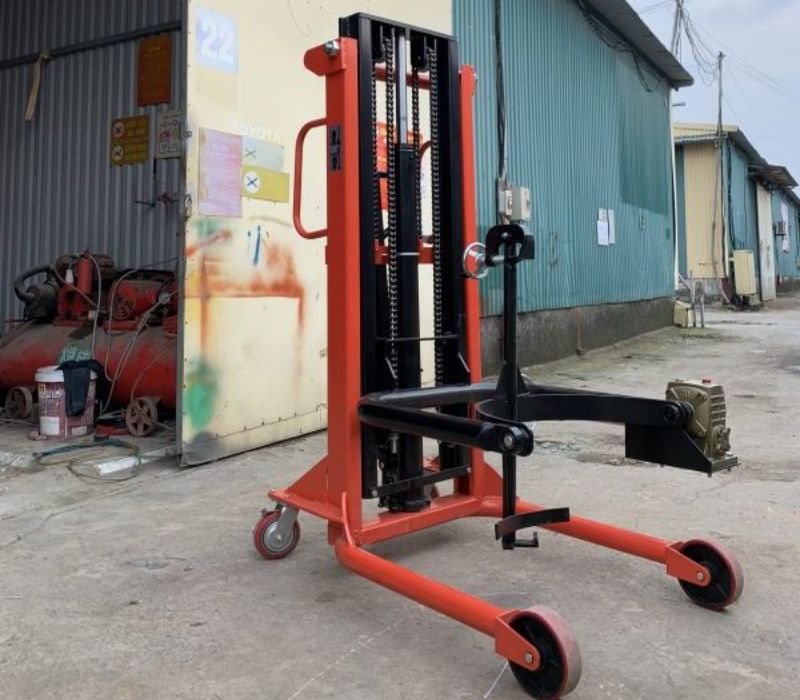 xe-nang-tay-thung-phuy-350kg (3)