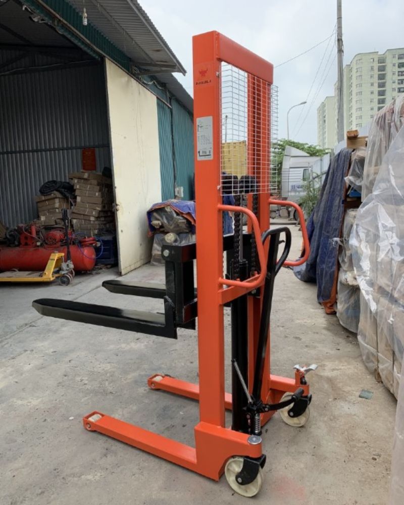 Xe nâng tay cao 1 tấn