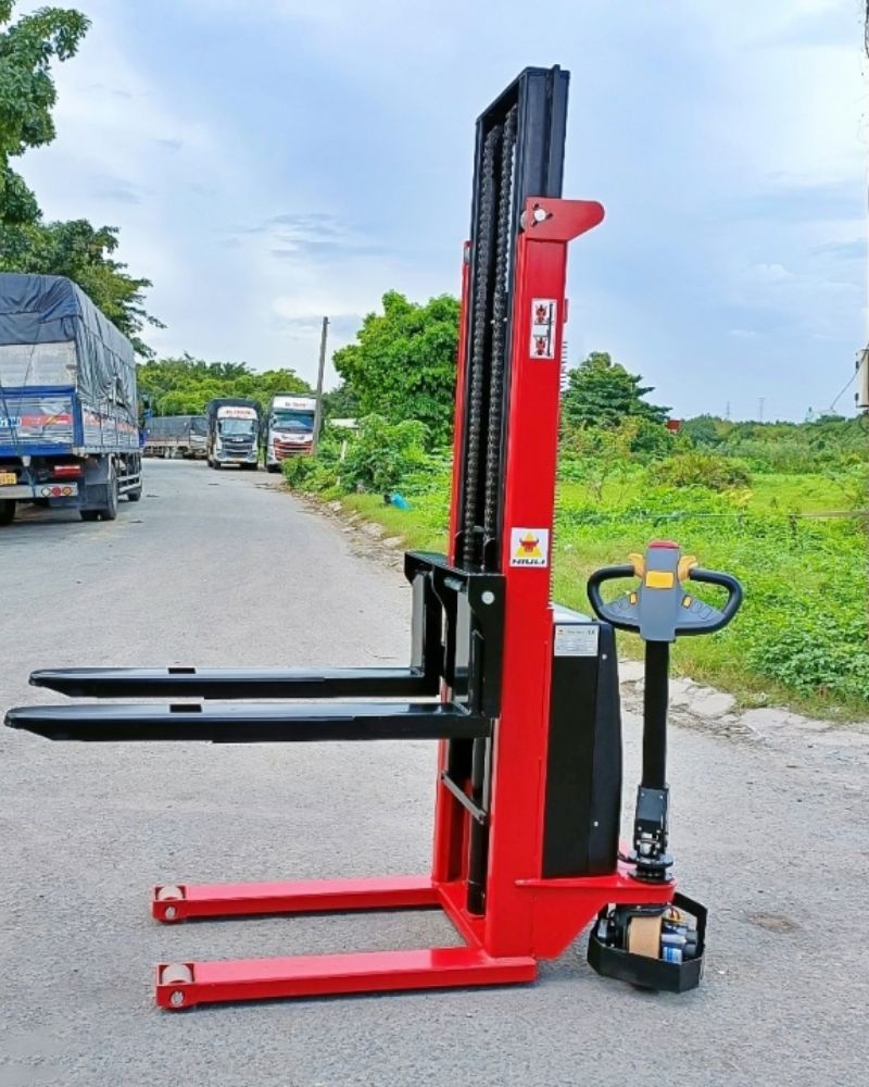 Xe nâng tay điện 1 tấn