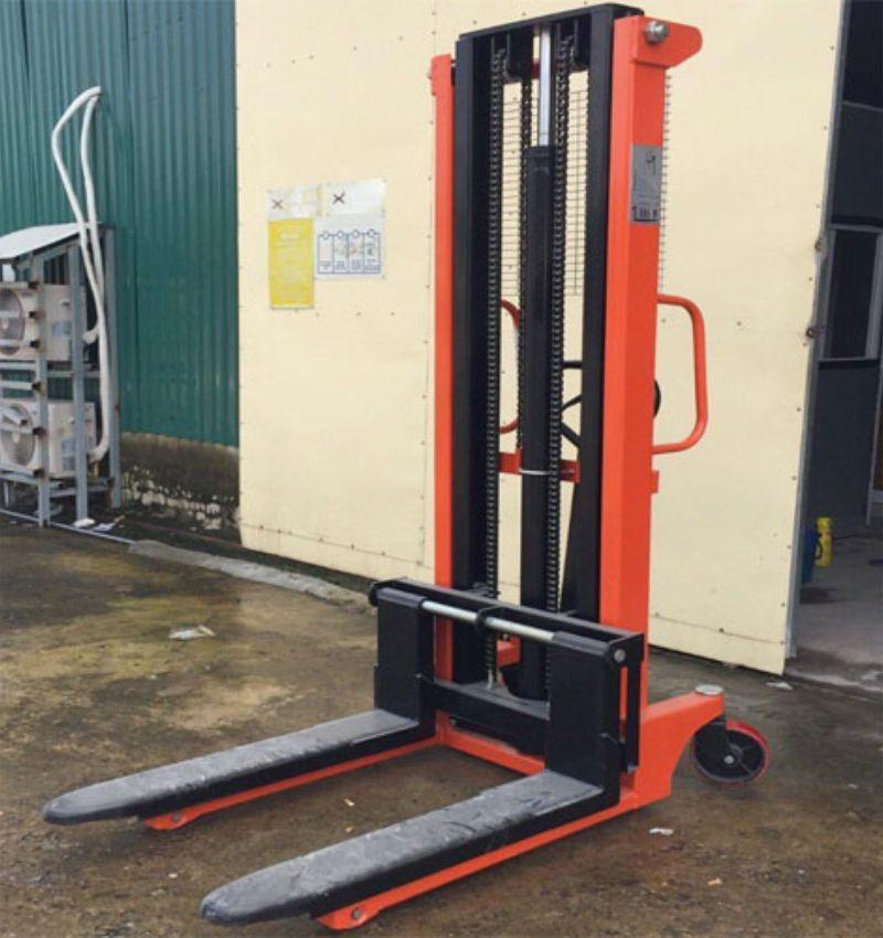 Xe nâng pallet bằng tay tại Nha Trang