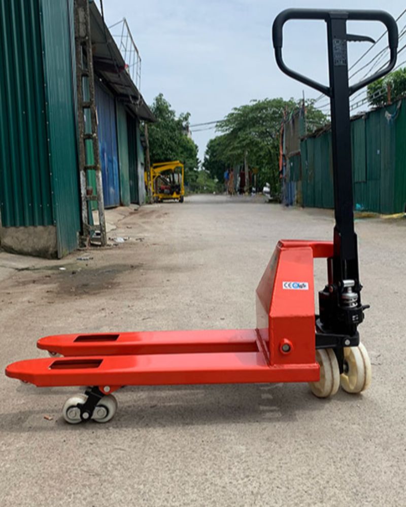 xe nâng tay 2500kg càng siêu ngắn